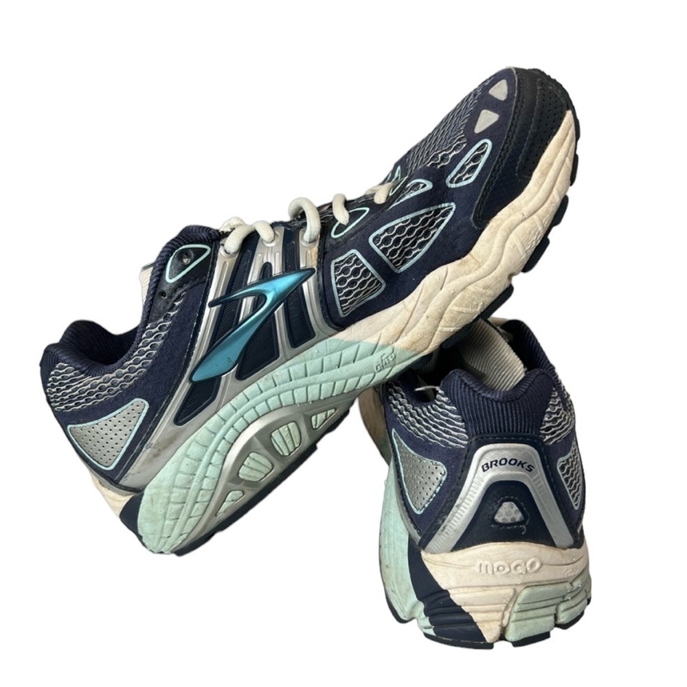BROOKS ARIEL RUNNING SHOES SIZE 10